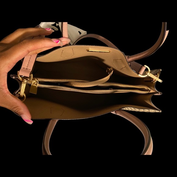 Like new Michael Kors Satchel w/ dust bag - Picture 6 of 10